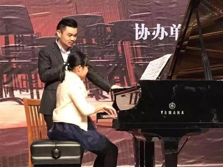 【回顾】2017UG环球亚洲音乐奖学金-岭南师范学院颁奖典礼暨UG环球艺术家孙鹏杰钢琴独奏音乐会及大师班活动成功举办