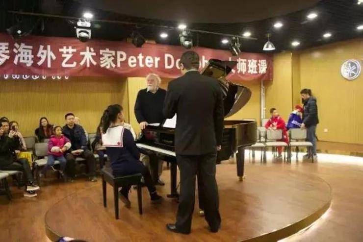 【回顾】UG环球海外艺术家Peter Donohoe成都雅音大师班讲座活动圆满落幕！