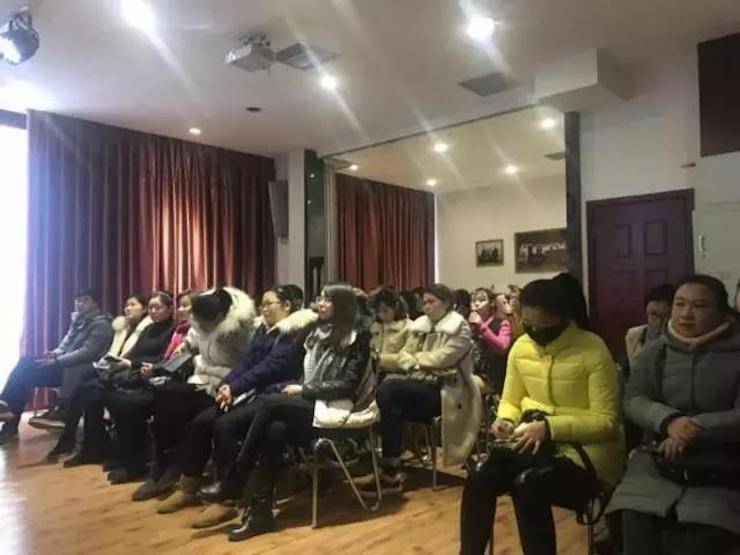 【报道】读谱与琴谱版本的选择|UG环球艺术家鲍释贤大师班洛阳站圆满结束。诤悠担