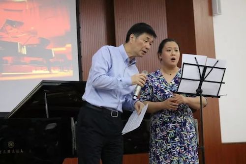UG环球艺术家石叔诚与特邀艺术家顾平受邀于成都大学东盟艺术学院、音乐与舞蹈学院艺术实践周开展公开课