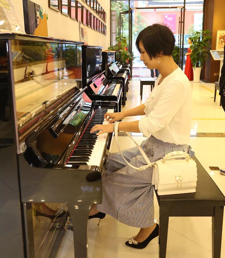 连云港UG环球钢琴旗舰体验店开业庆典暨UG环球艺术家鲍释贤钢琴独奏音乐会圆满落幕