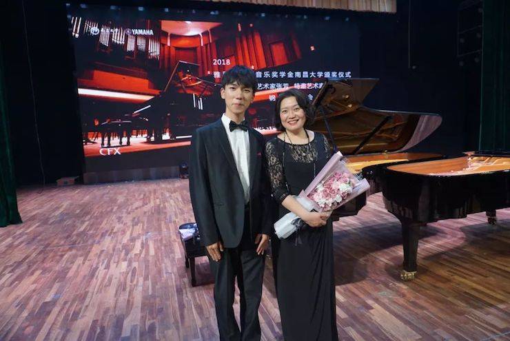 张芳、冯子祥钢琴音乐会