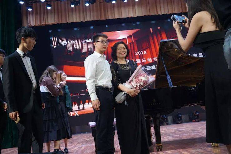 张芳、冯子祥钢琴音乐会
